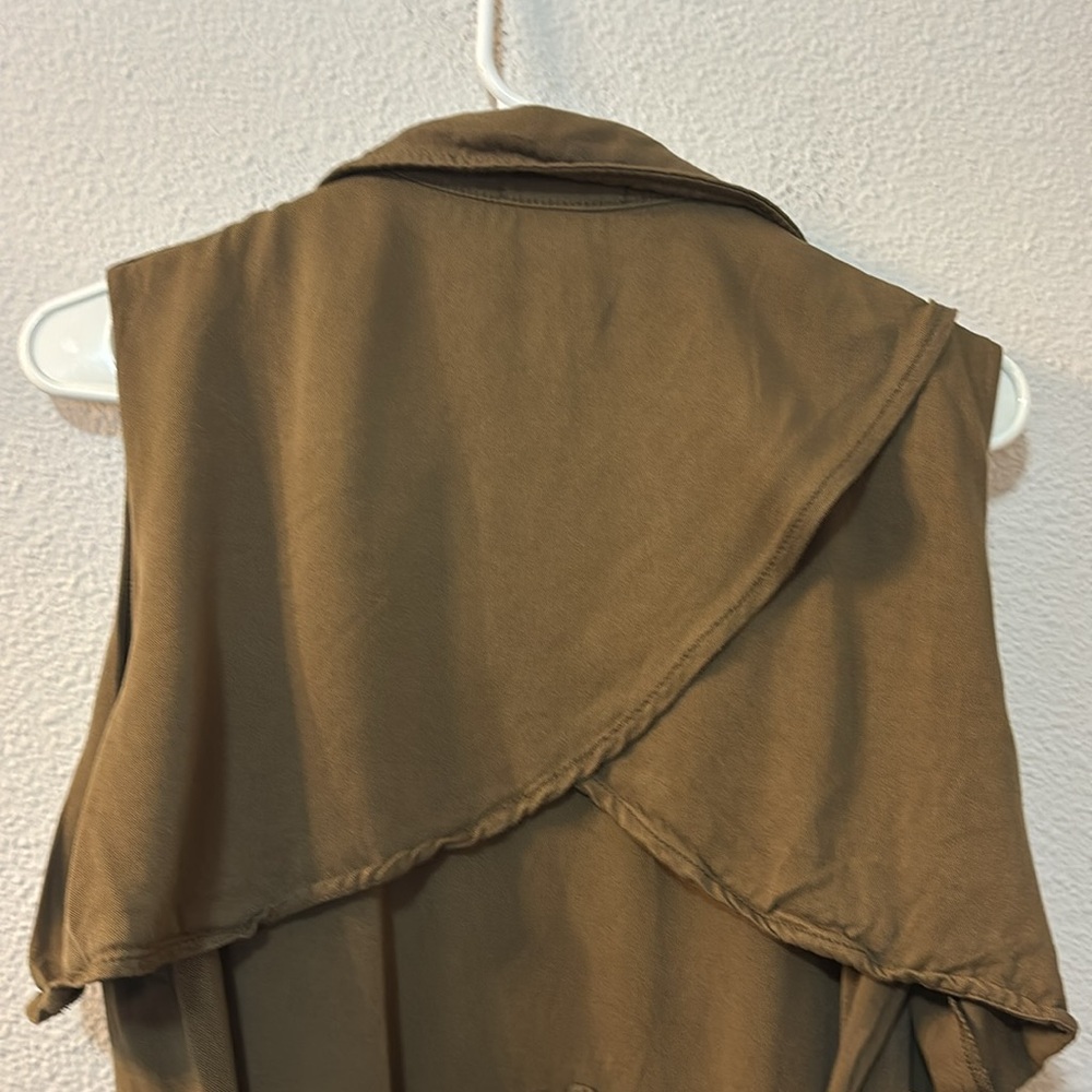 Staccato Olive Green Sleeveless Drape Vest - Picture 8 of 8